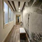 Family Flat Near Ramblas Bcn 5 Rooms