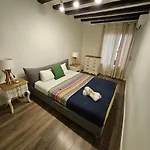 Family Flat Near Ramblas Bcn 5 Rooms
