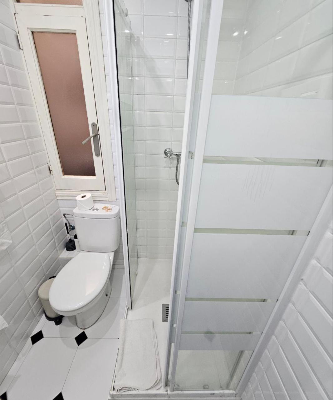 Family Flat Near Ramblas Bcn 5 Appartamento